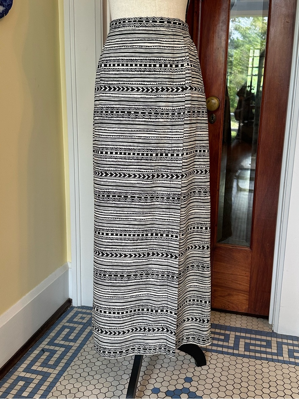 Stonebridge | VTG Linen Blend Black White Aztec Southwestern Maxi Skirt, Size 12